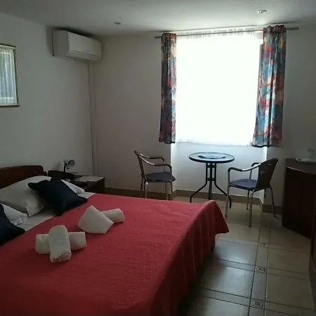 Konukevi Riva Bol